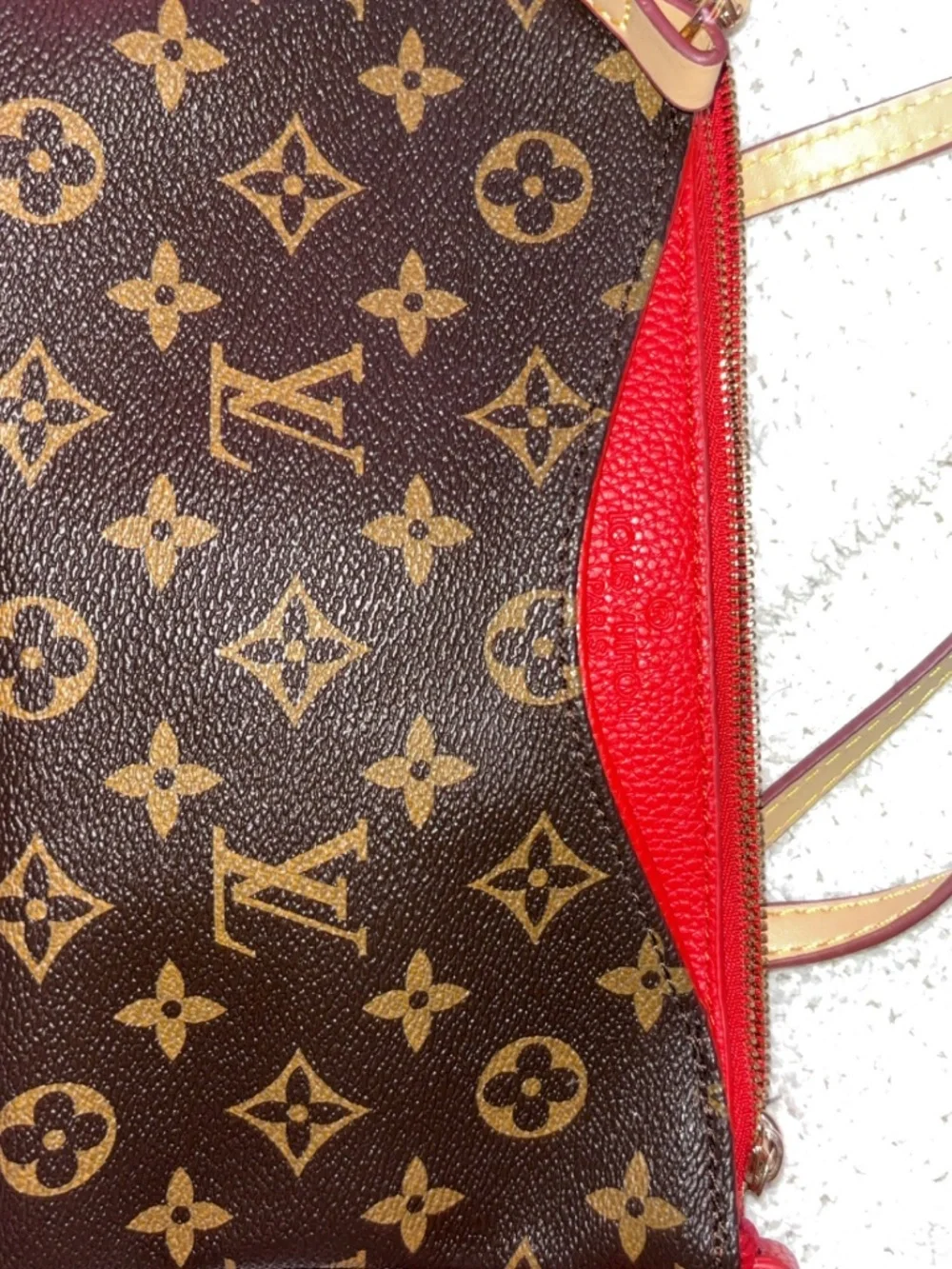 LOUIS VUITTON